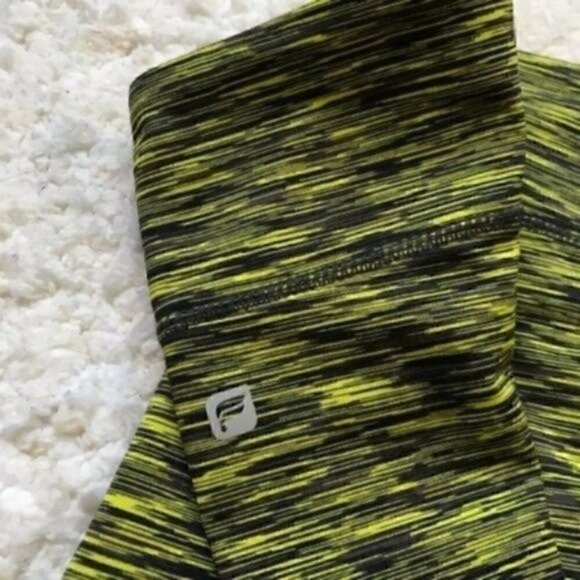 Fabletics: Heathered Salar Mid-Rise Capri Leggings - Picture 4 of 8